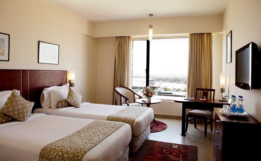 Hotel Oh Biz Premier At Leonia Hyderabad Esterno foto