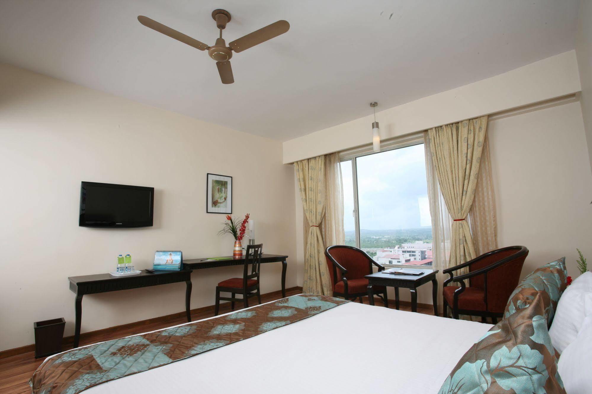 Hotel Oh Biz Premier At Leonia Hyderabad Esterno foto